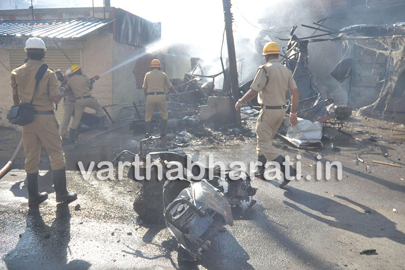 ಬೆಂಗಳೂರು: ಗ್ಯಾಸ್ ಸಿಲಿಂಡರ್ ಸ್ಫೋಟ; ಇಬ್ಬರಿಗೆ ಗಾಯ